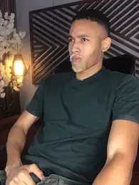 B_Wild webcam model stream image