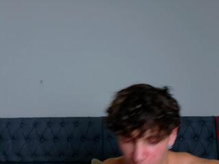 Ozzy Levitt webcam model stream image