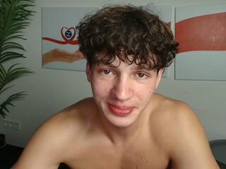 Ozzy Levitt webcam model stream image