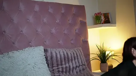 MaiaMini webcam stripchat model stream image