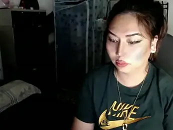 urqueendominant webcam model stream image