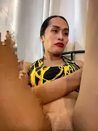 RomanticPearlTS webcam model stream image