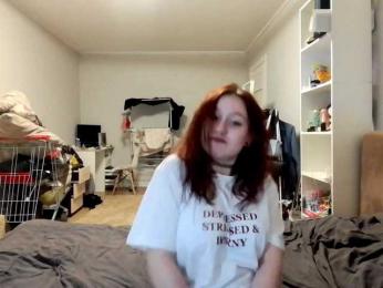 LoiseLovetto webcam model stream image
