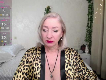 hunters-woman webcam model stream image