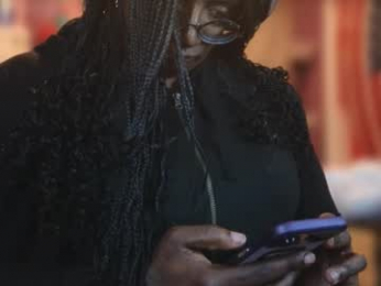 naomifux webcam model stream image