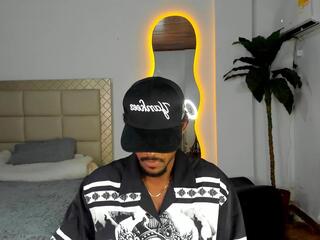 Jhons Black webcam model stream image