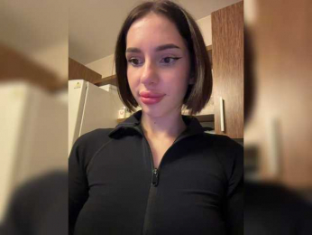 BabyDarii webcam bongacams model stream image