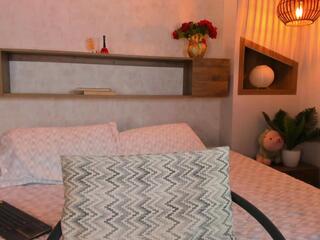 Esmeralda Smith webcam model stream image