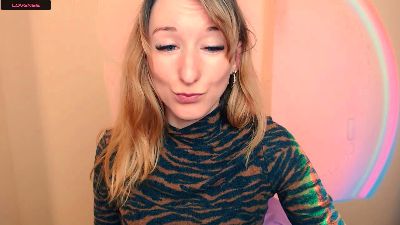 LillyBluee webcam cam4 model stream image