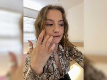 Annyyy webcam model stream image