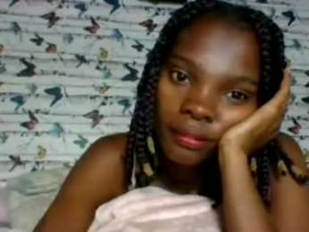 aadienne webcam model stream image