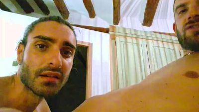 TwoHotGaysX webcam cam4 model stream image
