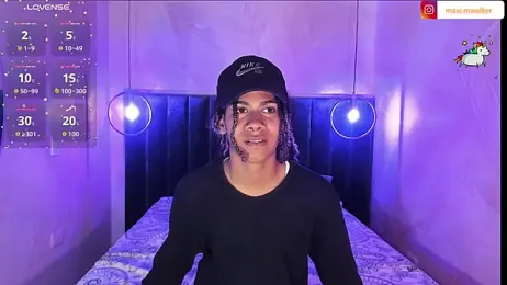 Maxim-Walker webcam stripchat model stream image