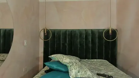 Maxim-Walker webcam model stream image