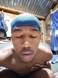 Peterveero12 webcam model stream image