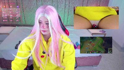 LilaPop_ webcam model stream image