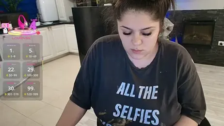 Layla- webcam stripchat model stream image