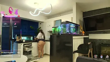 Layla- webcam model stream image