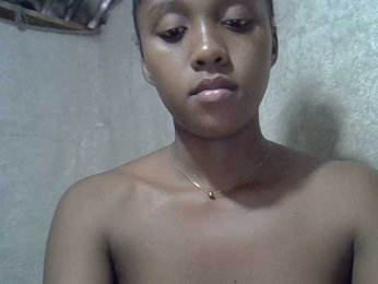 Lillteblackgirl webcam model stream image