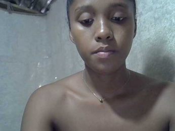 Lillteblackgirl webcam model stream image