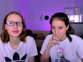 daisy_baby_ webcam model stream image