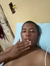 Nuneszs17 webcam stripchat model stream image