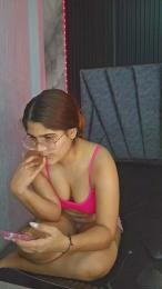 Maddyh webcam model stream image