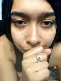 SweetLatiin_ webcam model stream image