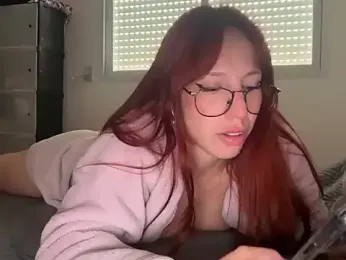yukiravenn webcam stripchat model stream image