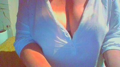 IsaKev webcam model stream image