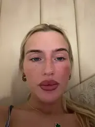 blondetart69 webcam stripchat model stream image