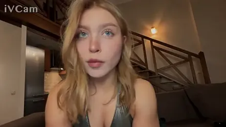 VanillaLivitski webcam model stream image