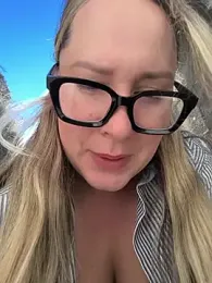 Mona_Plus webcam model stream image