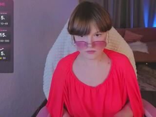 Luna Willsom webcam model stream image