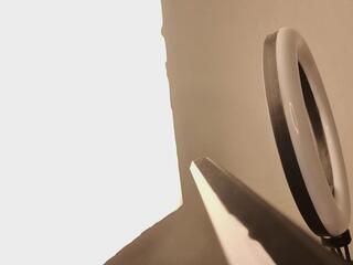 Luna Willsom webcam model stream image