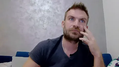 10in_deluxe webcam stripchat model stream image