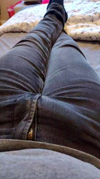 a_p_hot webcam model stream image