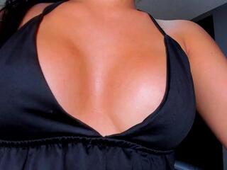 Laurita Zaenz webcam model stream image