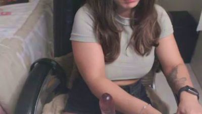 Lemyny webcam model stream image