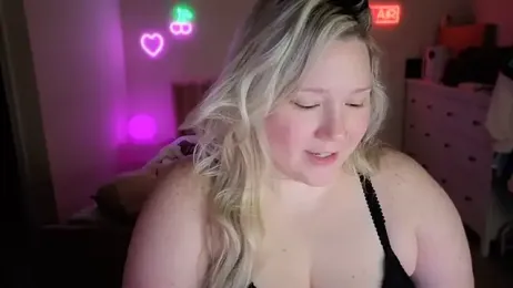 PiggyRose webcam model stream image