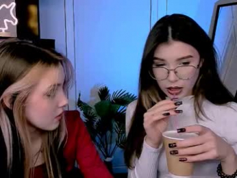 luna_tin webcam model stream image