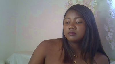 PetiteLuna2 webcam model stream image