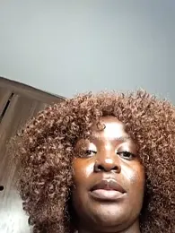 bustytemptress1 webcam stripchat model stream image