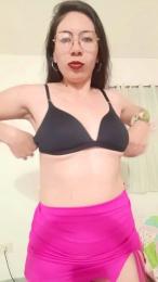 Mia_essence24 webcam model stream image
