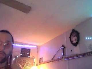 damagedacousticslast943 webcam model stream image