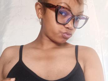 Miadea webcam model stream image