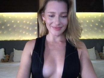 StellaMuse webcam model stream image