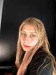 _Danna webcam model stream image