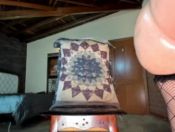 little_izzi webcam model stream image