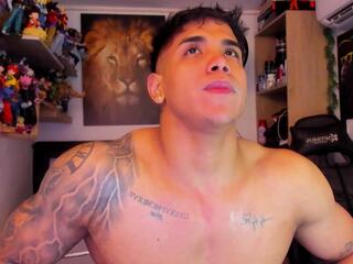 William Dracko webcam model stream image